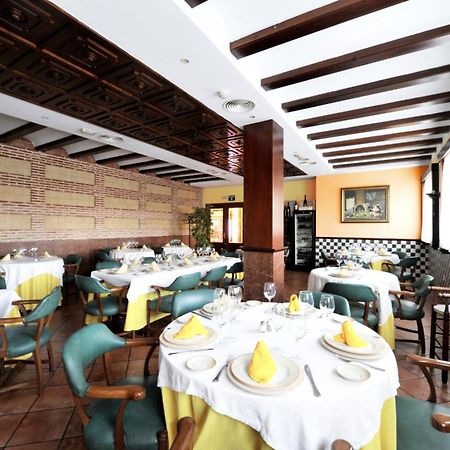 Hotel Lozano Antequera Exterior photo