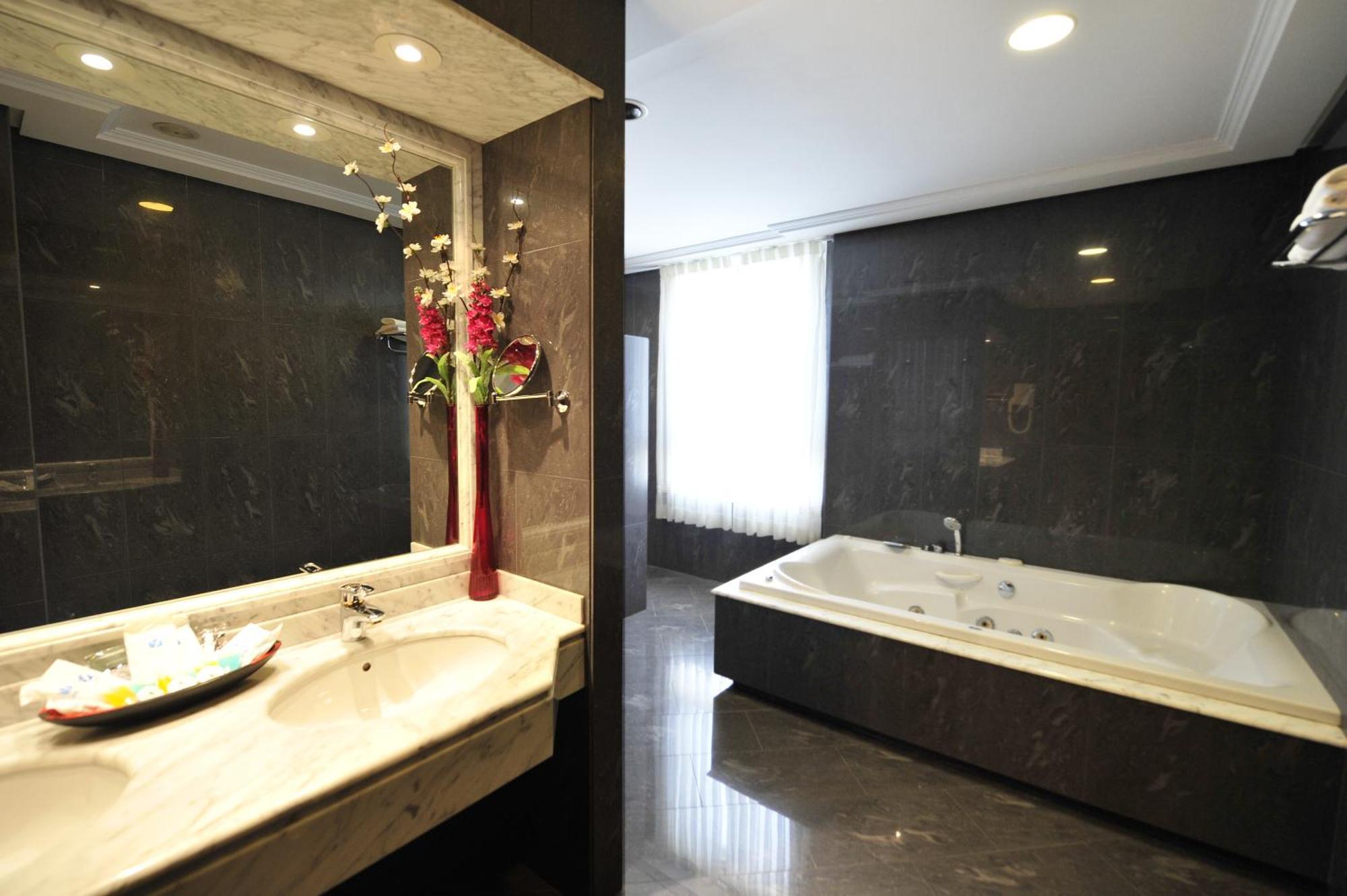 Hotel Lozano Antequera Exterior photo